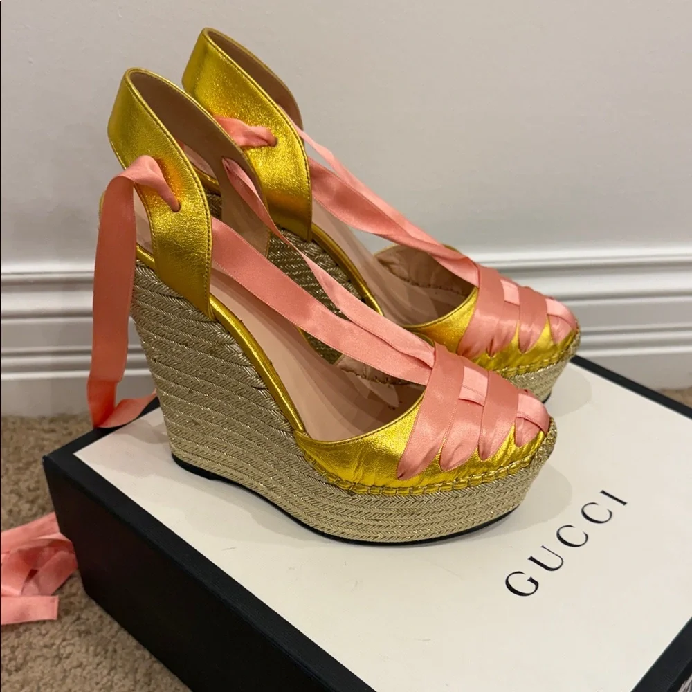 Gucci Gold Espadrille Wedge Sandals Pink Ribbon Tie Platform 37
